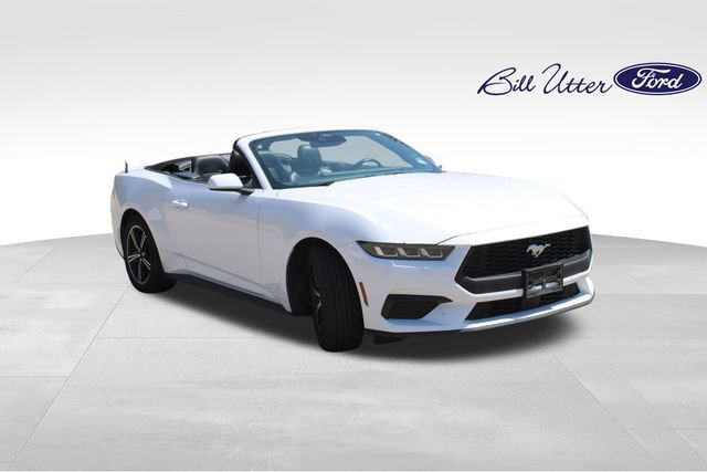 Used 2025 Ford Mustang Premium RWD image 3