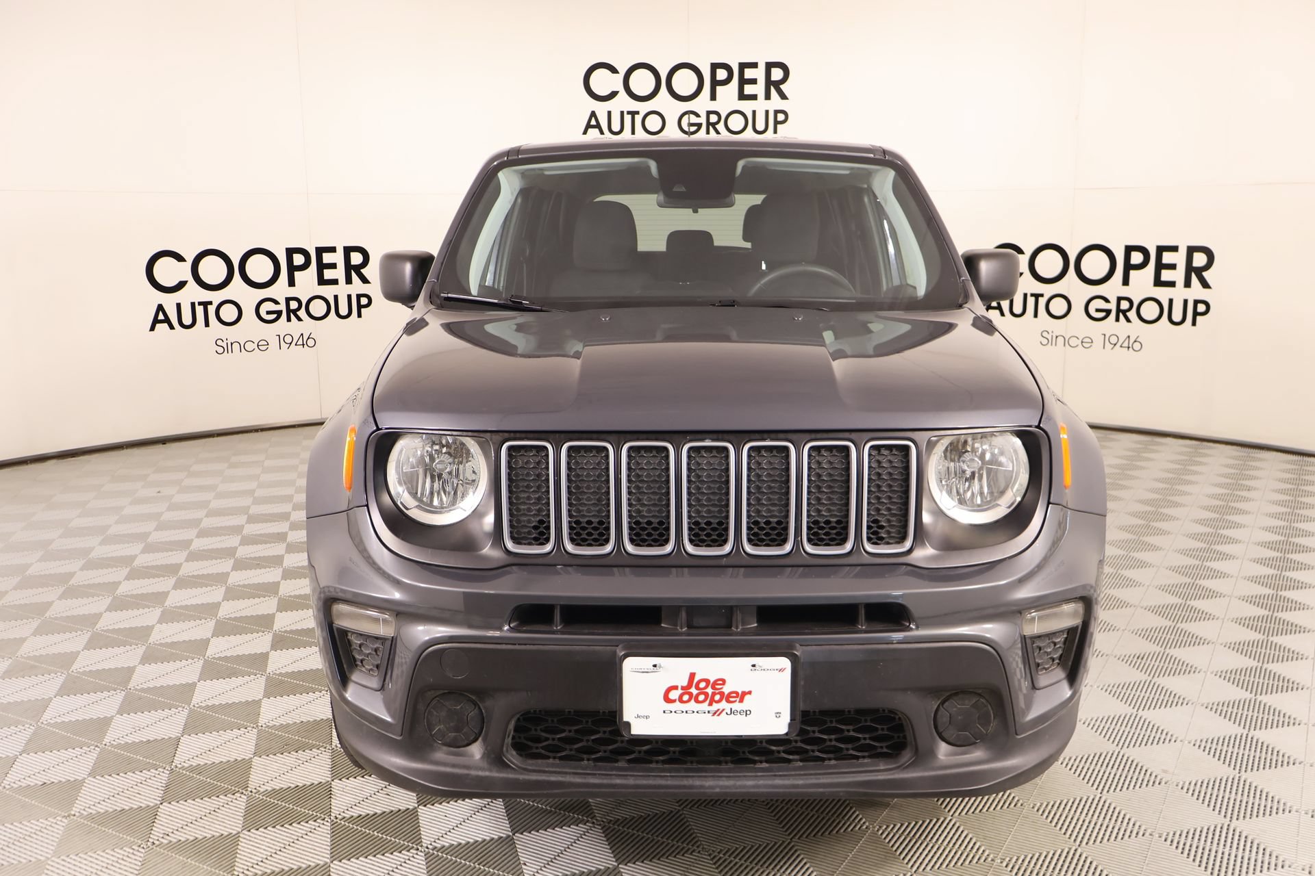 Used 2023 Jeep Renegade Latitude AWD/4WD image 10