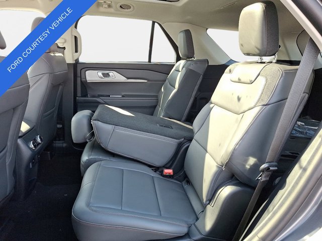 Used 2026 Ford Explorer Active w/ Active Comfort Package AWD/4WD image 7