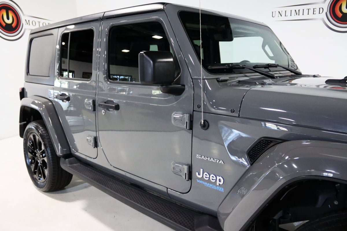 Used 2022 Jeep Wrangler Unlimited Sahara w/ Cold Weather Group image 7