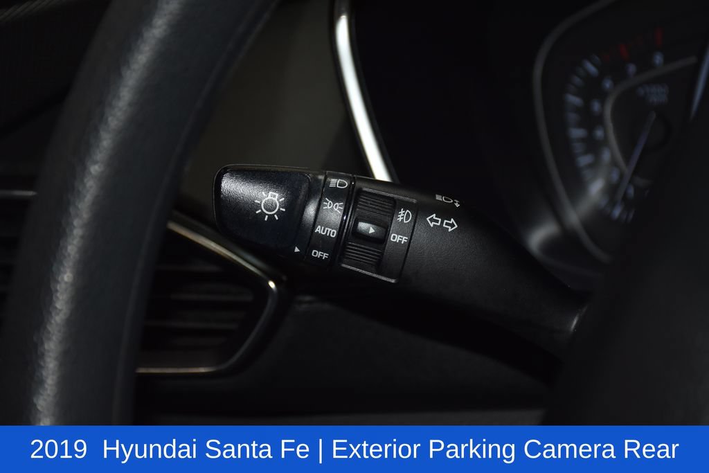 Used 2019 Hyundai Santa Fe SEL FWD image 10