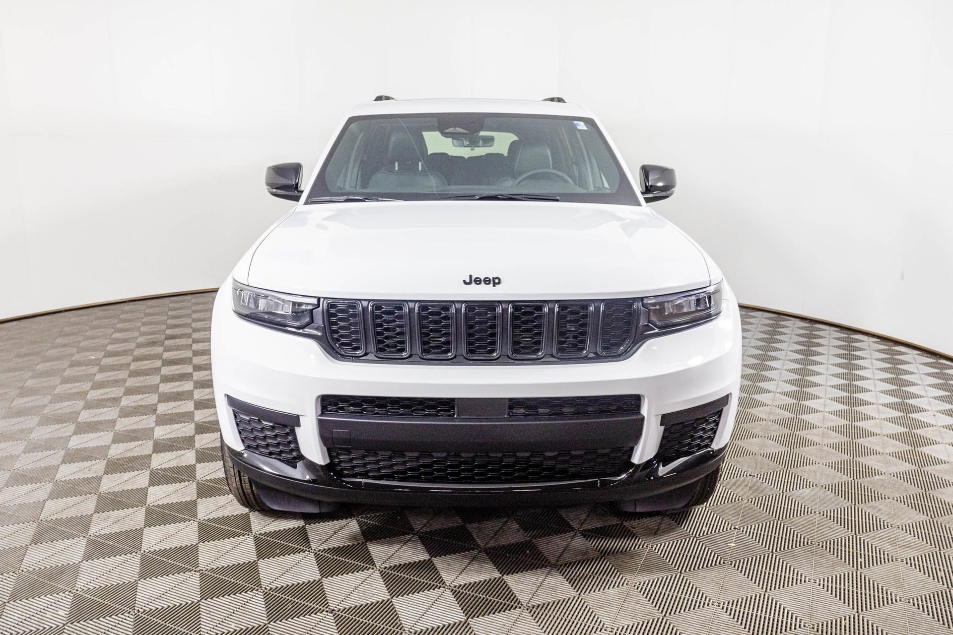 New 2025 Jeep Grand Cherokee L Altitude image 6