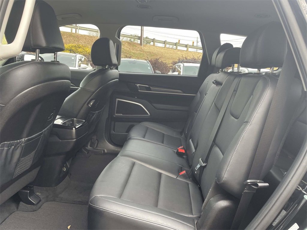 Used 2022 Kia Telluride LX image 11