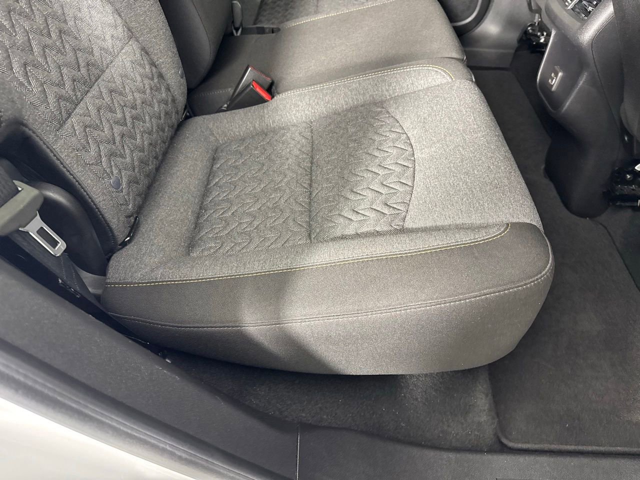 Used 2023 Chevrolet Equinox LT image 28