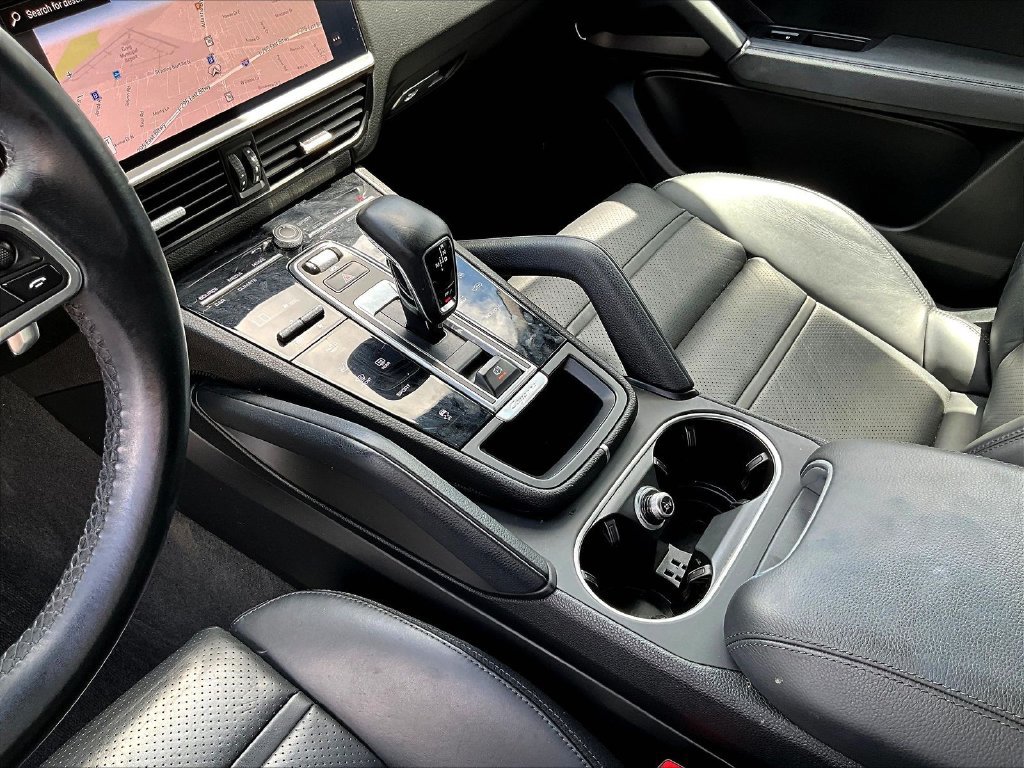 Used 2023 Porsche Cayenne AWD/4WD image 16