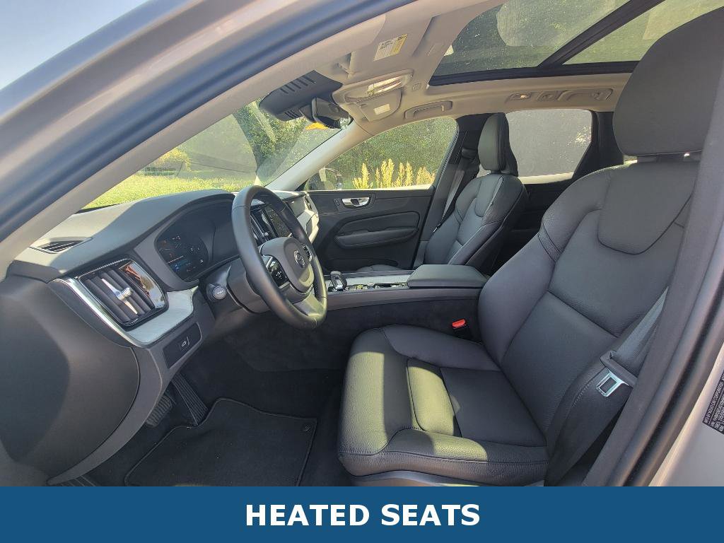 Used 2025 Volvo XC60 B5 Plus image 7