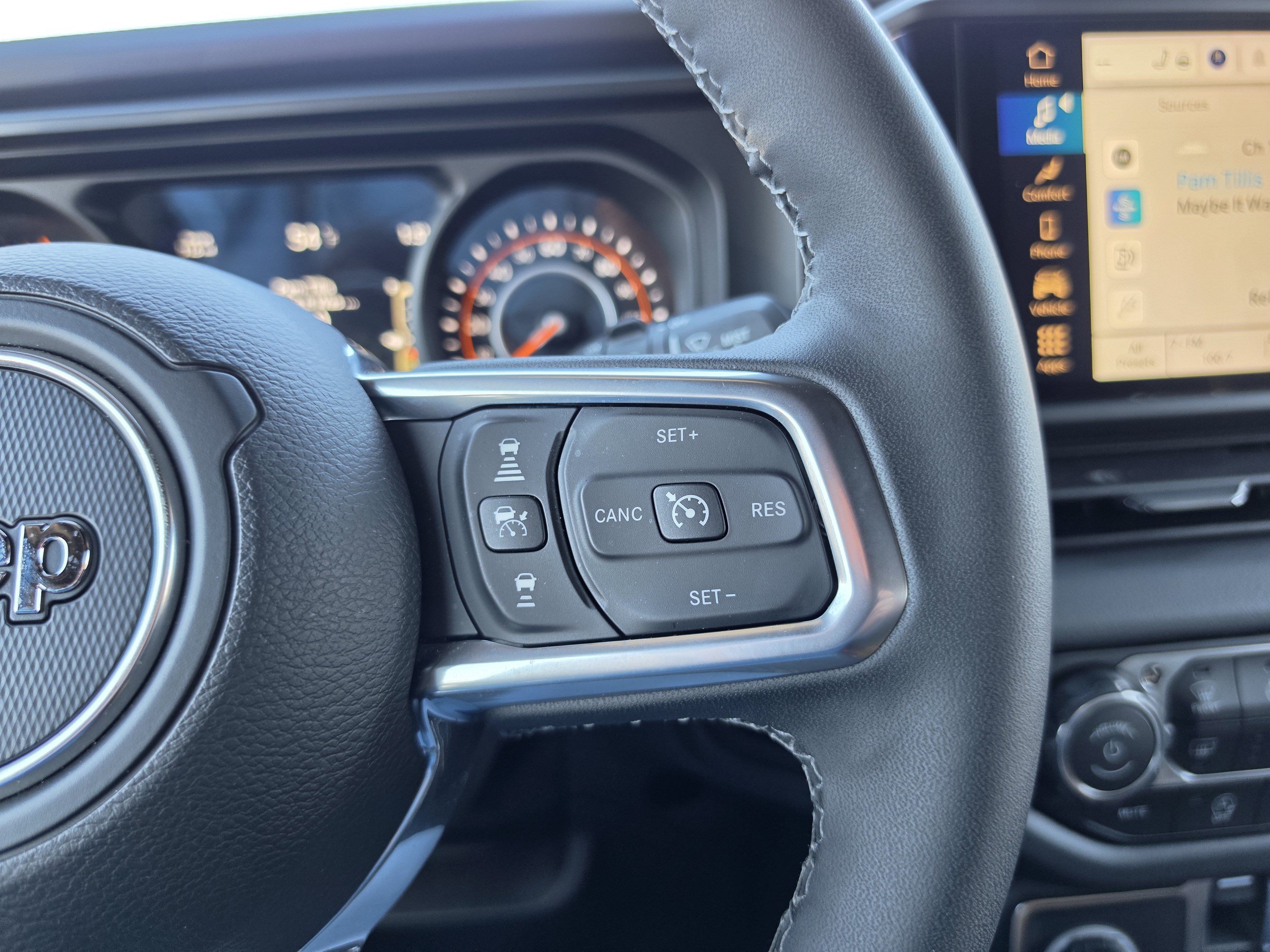 Used 2026 Jeep Wrangler Unlimited Sahara AWD/4WD image 21