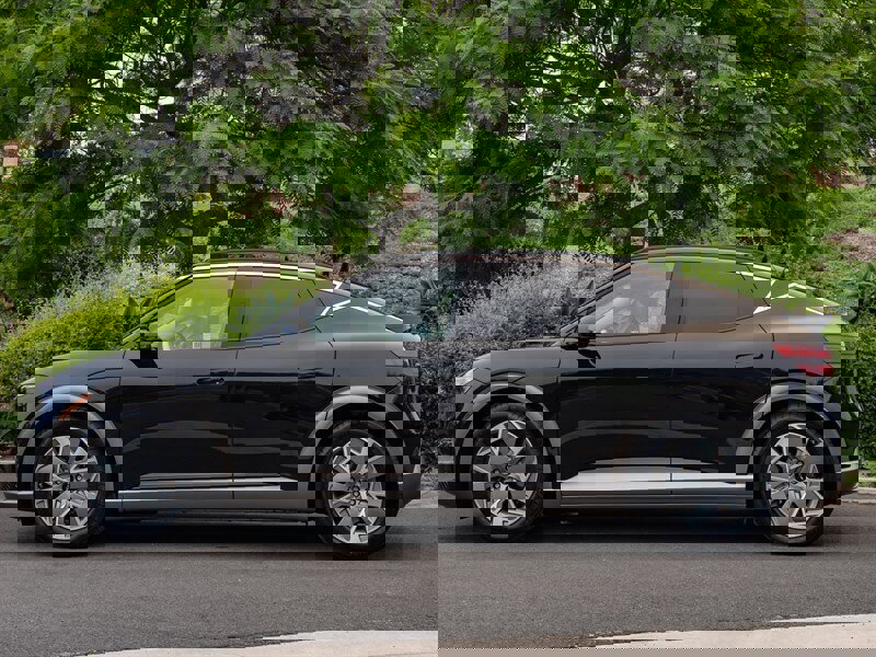 Used 2025 Genesis GV60 RWD image 11