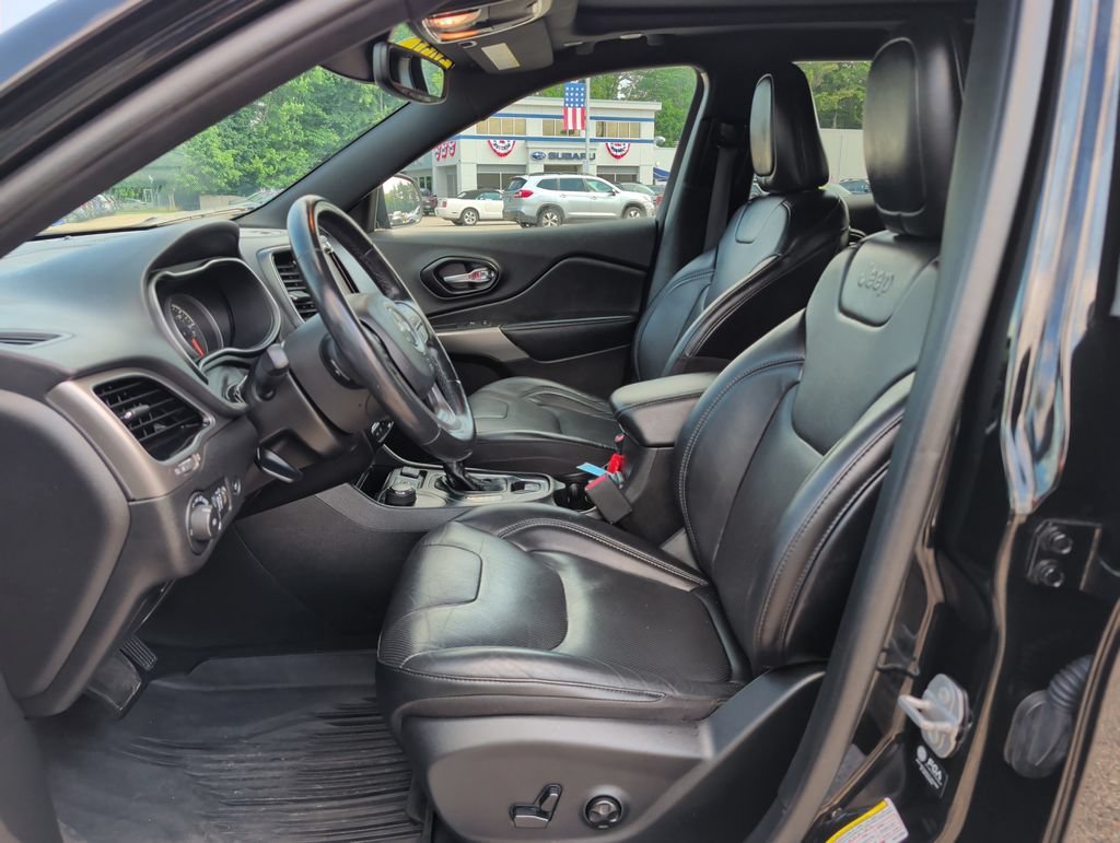 Used 2021 Jeep Cherokee High Altitude AWD/4WD image 15