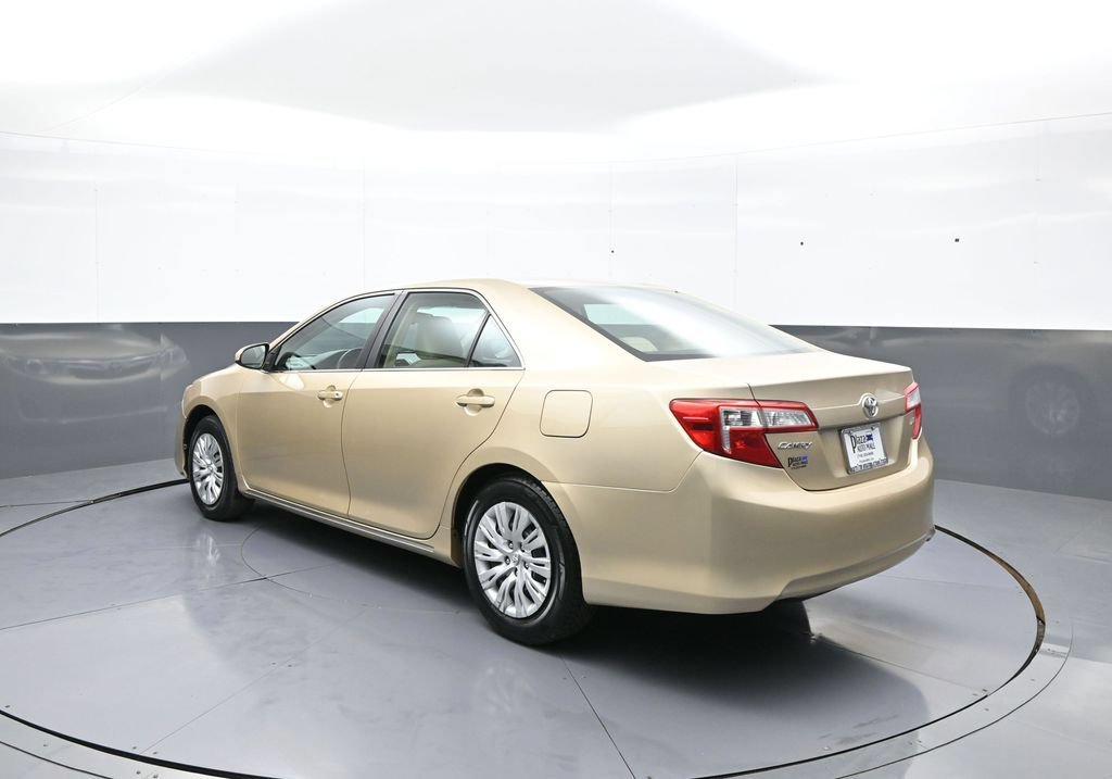 Used 2012 Toyota Camry LE FWD image 8