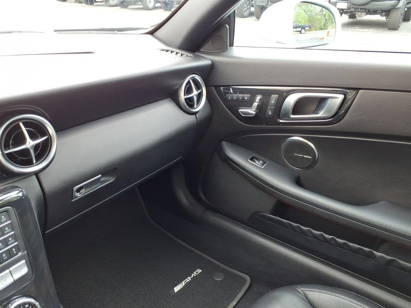 Used 2017 Mercedes-Benz SLC 300 image 31