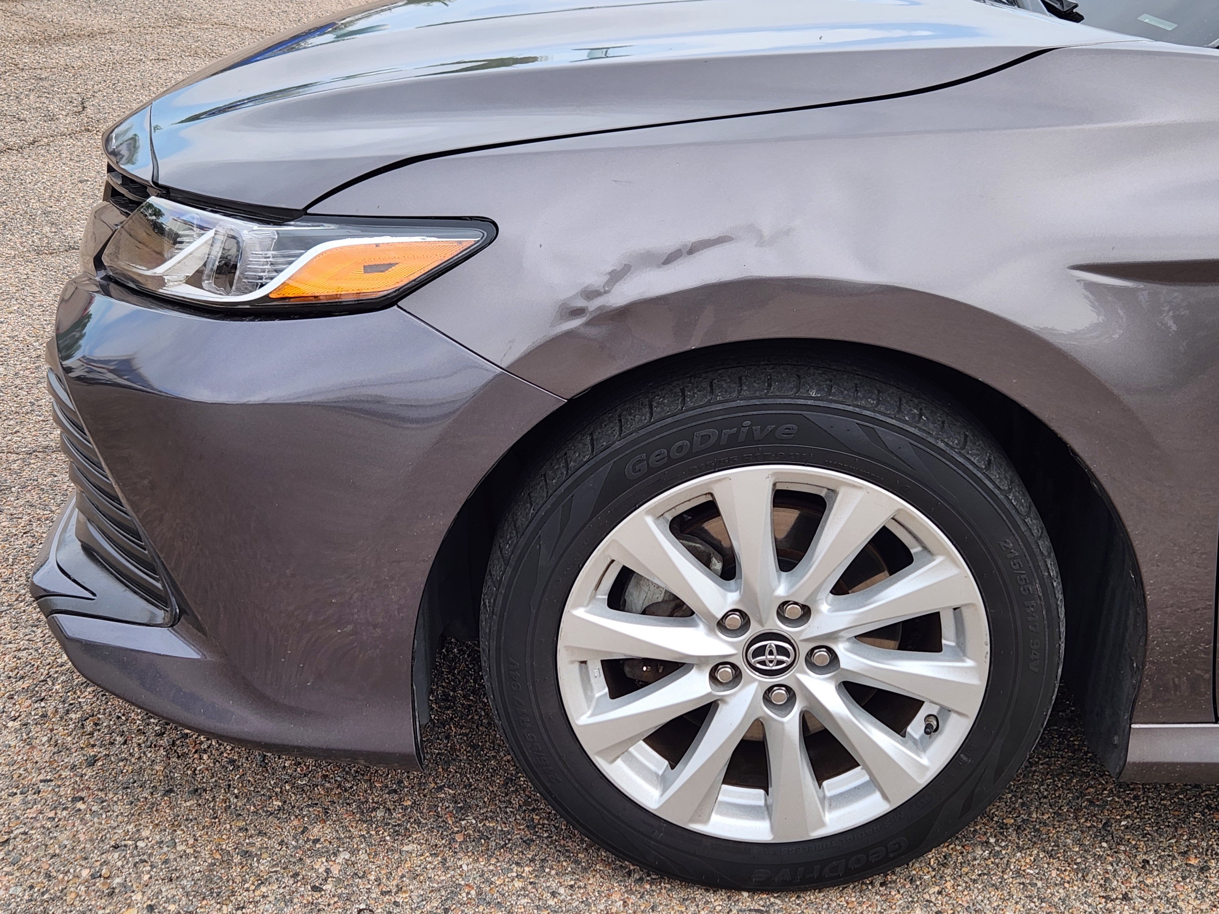 Used 2019 Toyota Camry LE FWD image 6