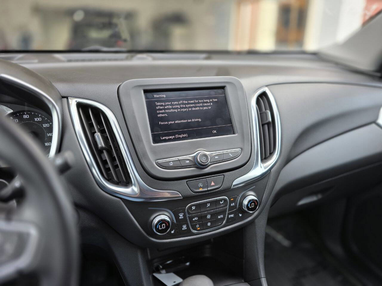 Used 2022 Chevrolet Equinox LT image 23