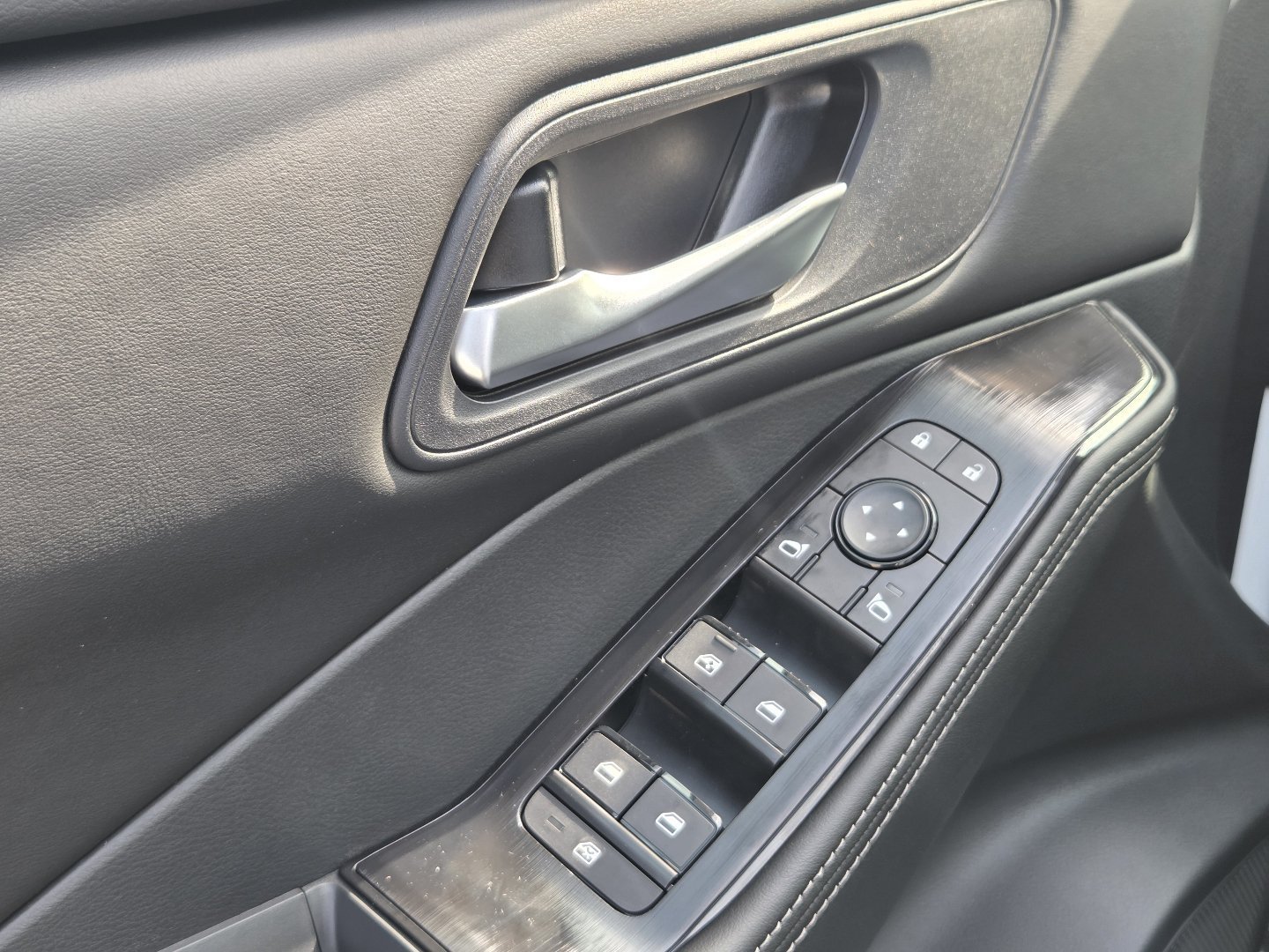 New 2027 Nissan Rogue SV AWD/4WD image 26