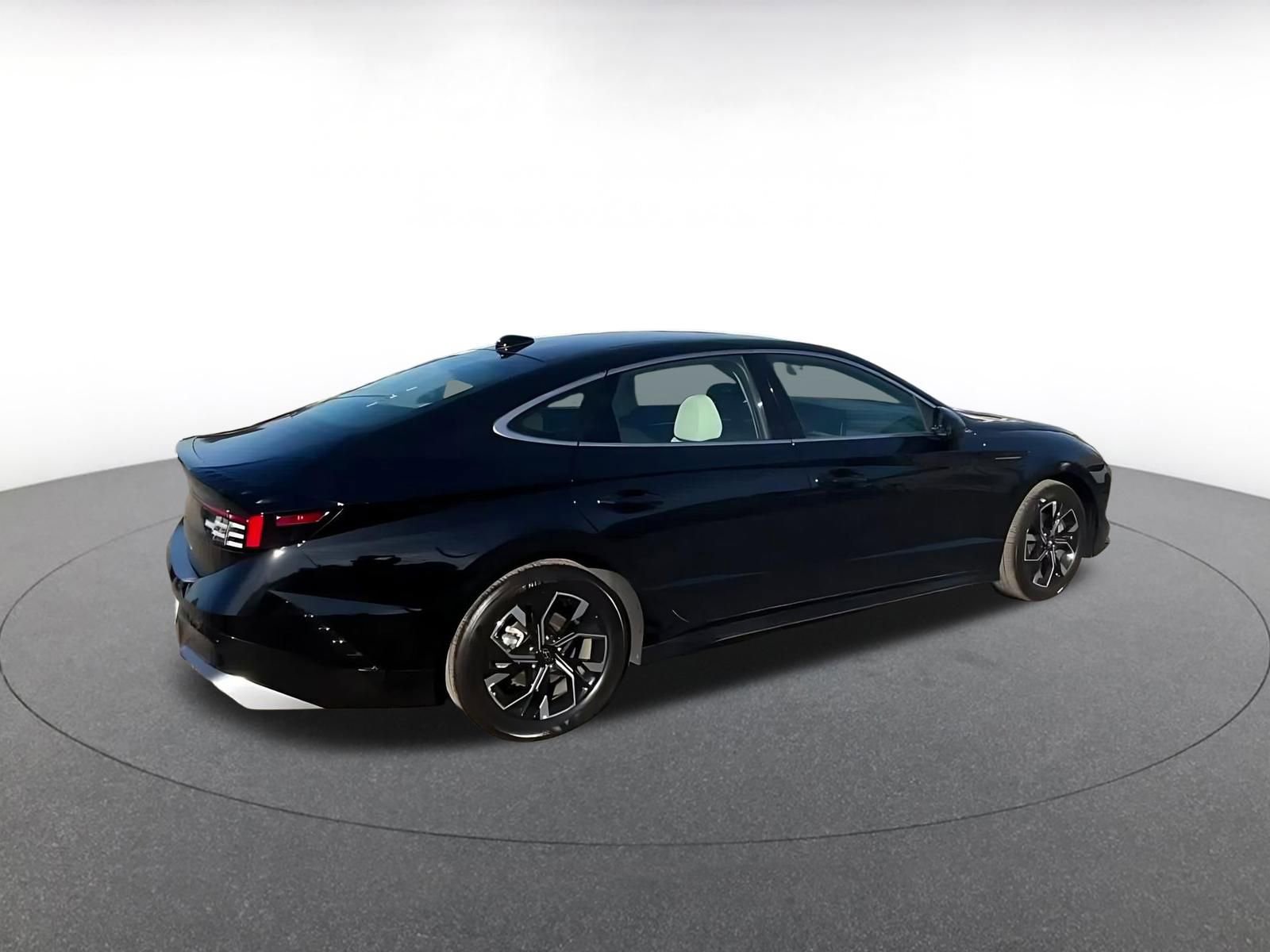 Used 2025 Hyundai Sonata SEL image 14