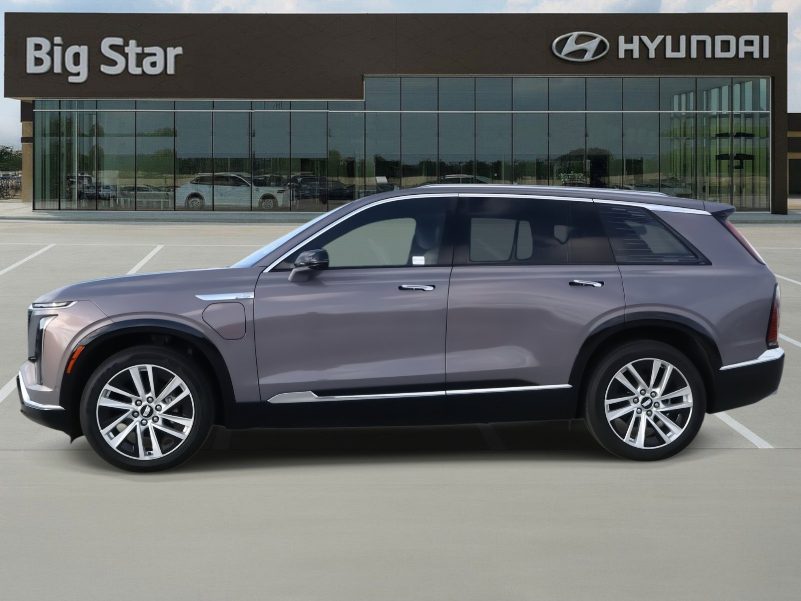 Used 2026 Cadillac Vistiq Luxury image 2