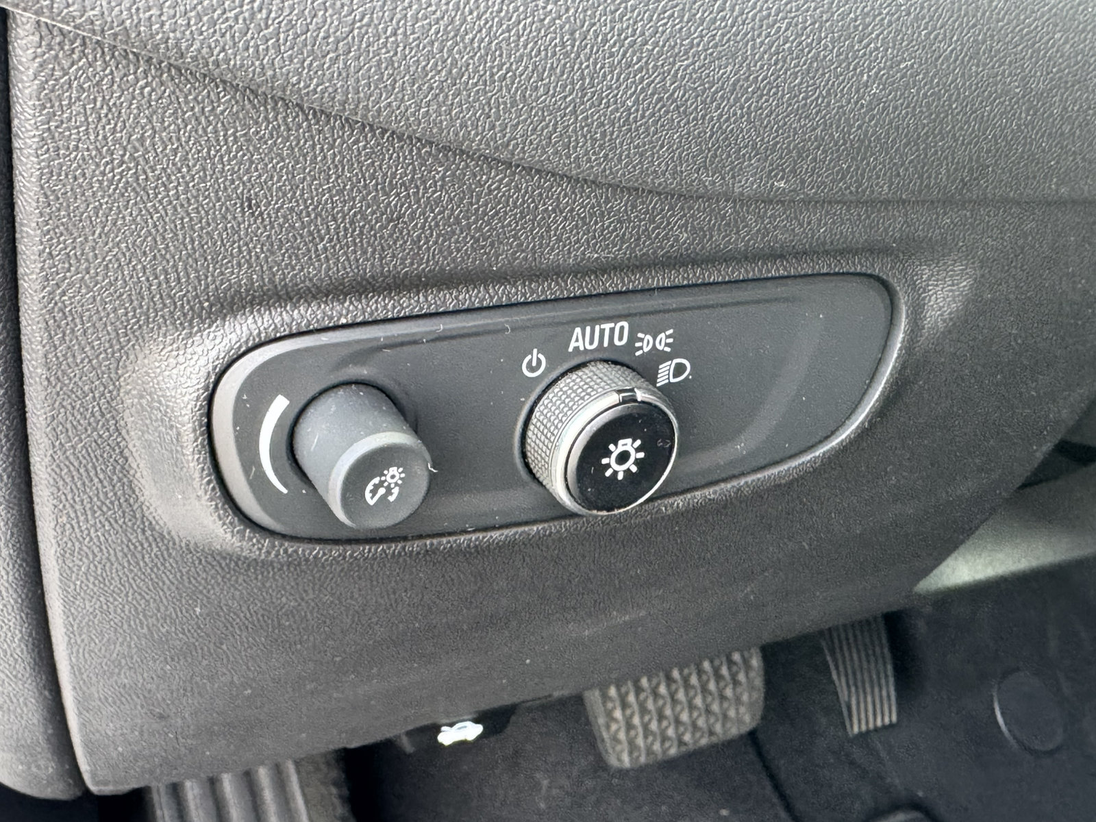 Used 2024 Chevrolet Equinox LT AWD/4WD image 30