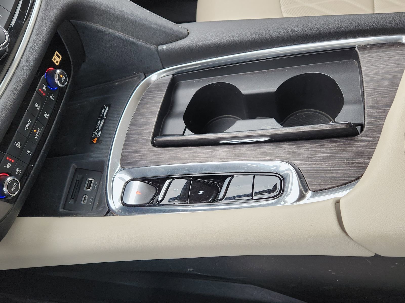 Certified 2024 Buick Enclave Avenir w/ Avenir Technology Package image 23