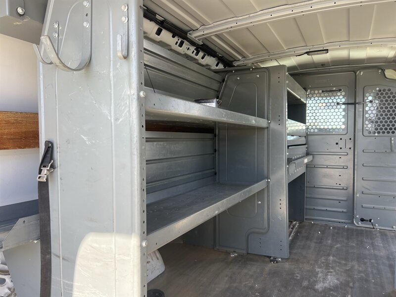 Used 2014 Chevrolet Express 2500 RWD image 9