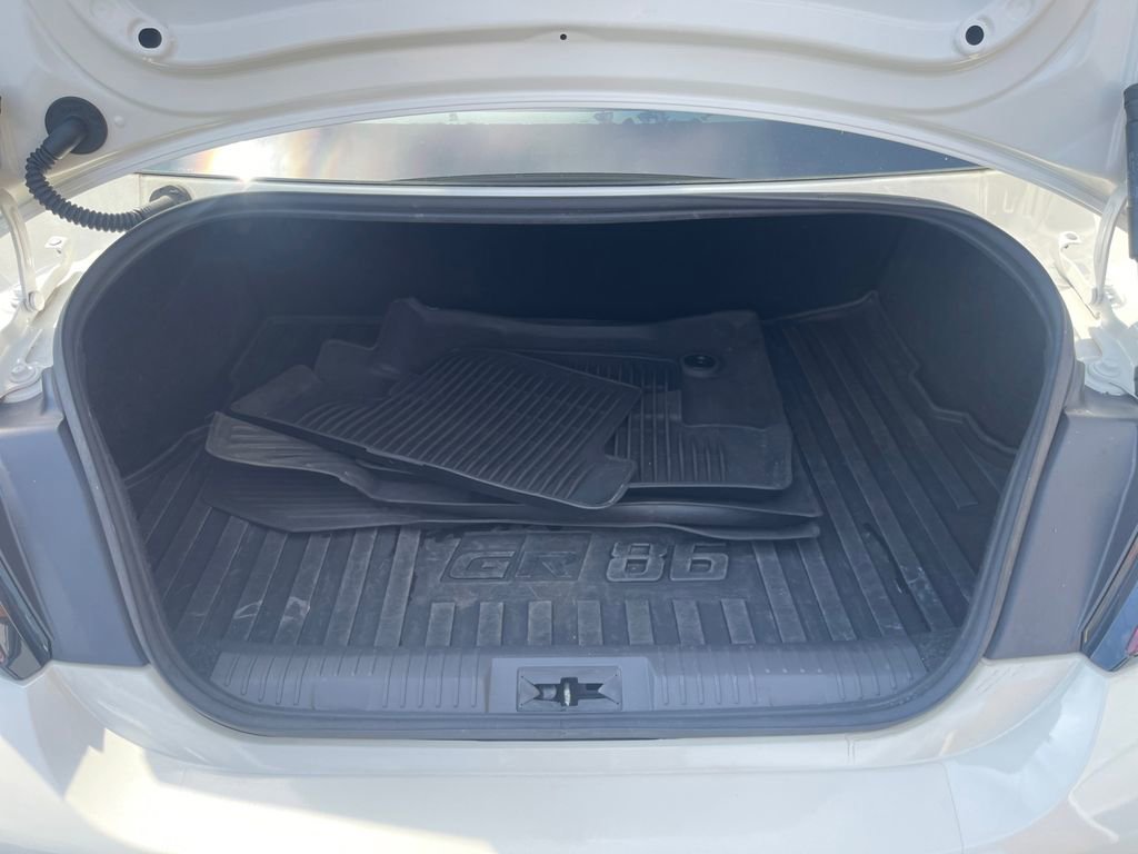 Used 2023 Toyota GR86 Premium w/ ALL Weather Mat Package (TMS) image 17