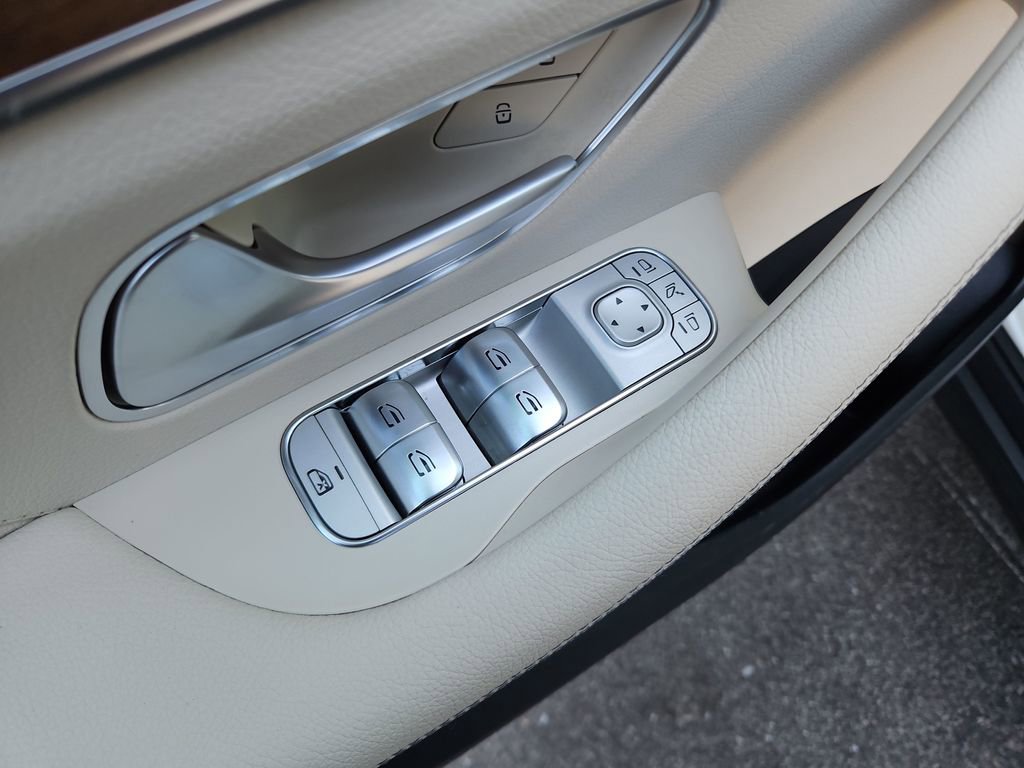 Used 2024 Mercedes-Benz GLS 450 4MATIC image 28