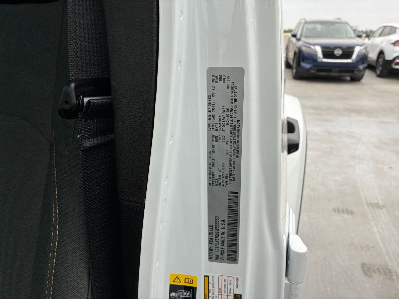 Used 2025 Jeep Wrangler Sahara image 28