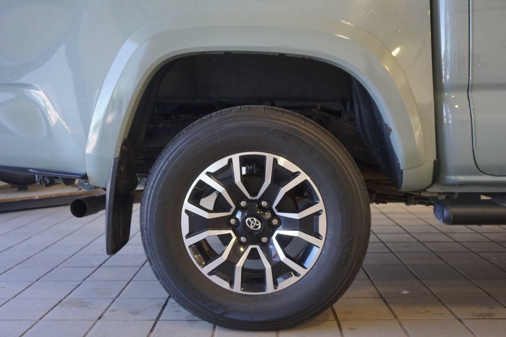 Certified 2023 Toyota Tacoma TRD Sport AWD/4WD image 28