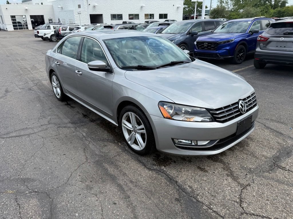 Used 2013 Volkswagen Passat TDI SEL Premium FWD image 4