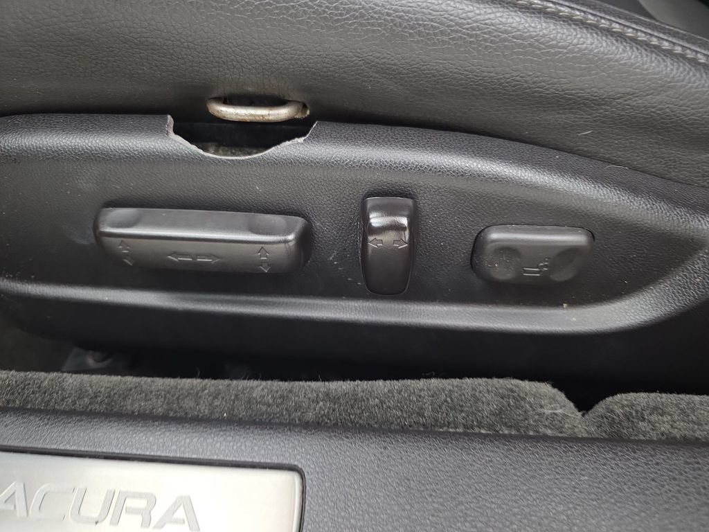Used 2017 Acura TLX FWD image 13