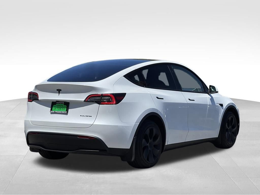 Used 2024 Tesla Model Y Long Range AWD/4WD image 5