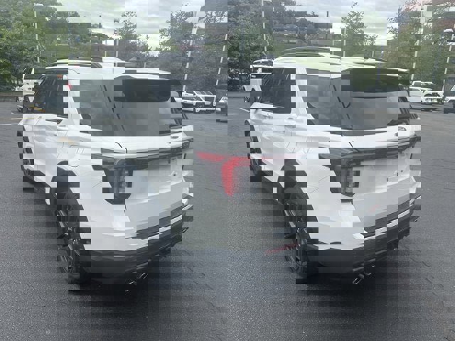 Used 2025 Ford Explorer ST image 7