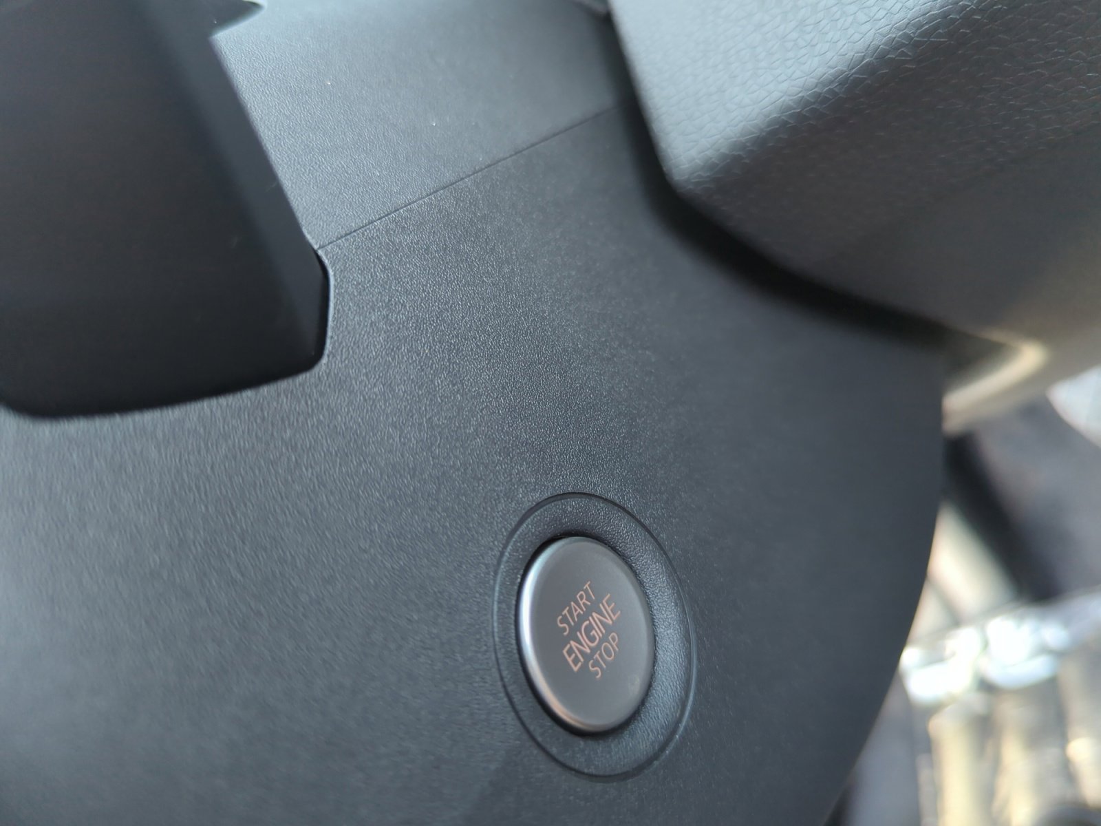 New 2025 Volkswagen ID.4 Pro image 28