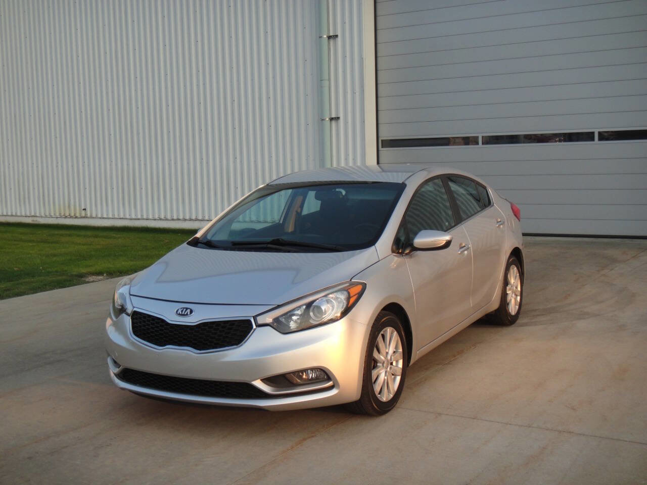 Used 2014 Kia Forte EX FWD image 2