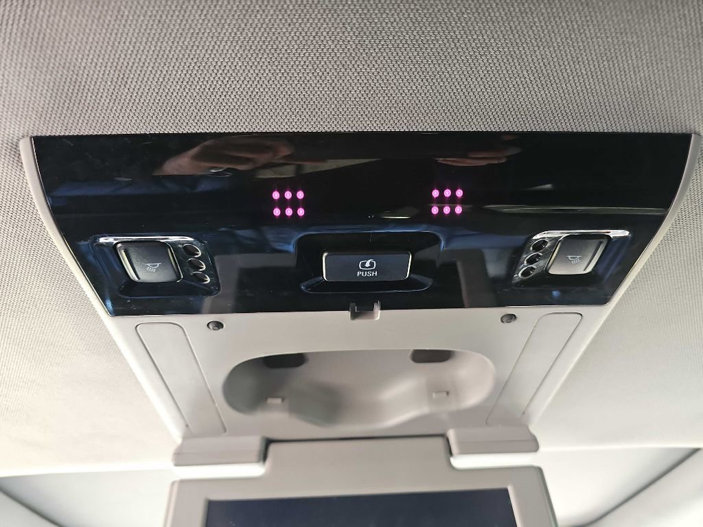 Used 2017 Cadillac Escalade ESV Luxury image 47