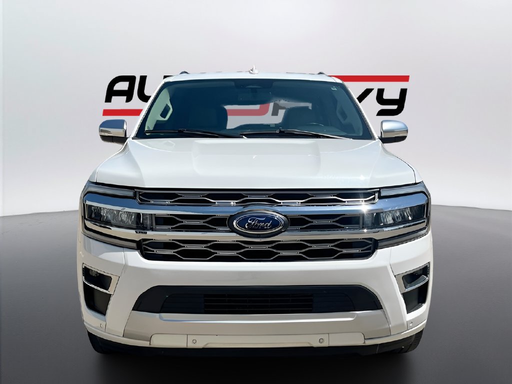 Used 2024 Ford Expedition Platinum RWD image 2