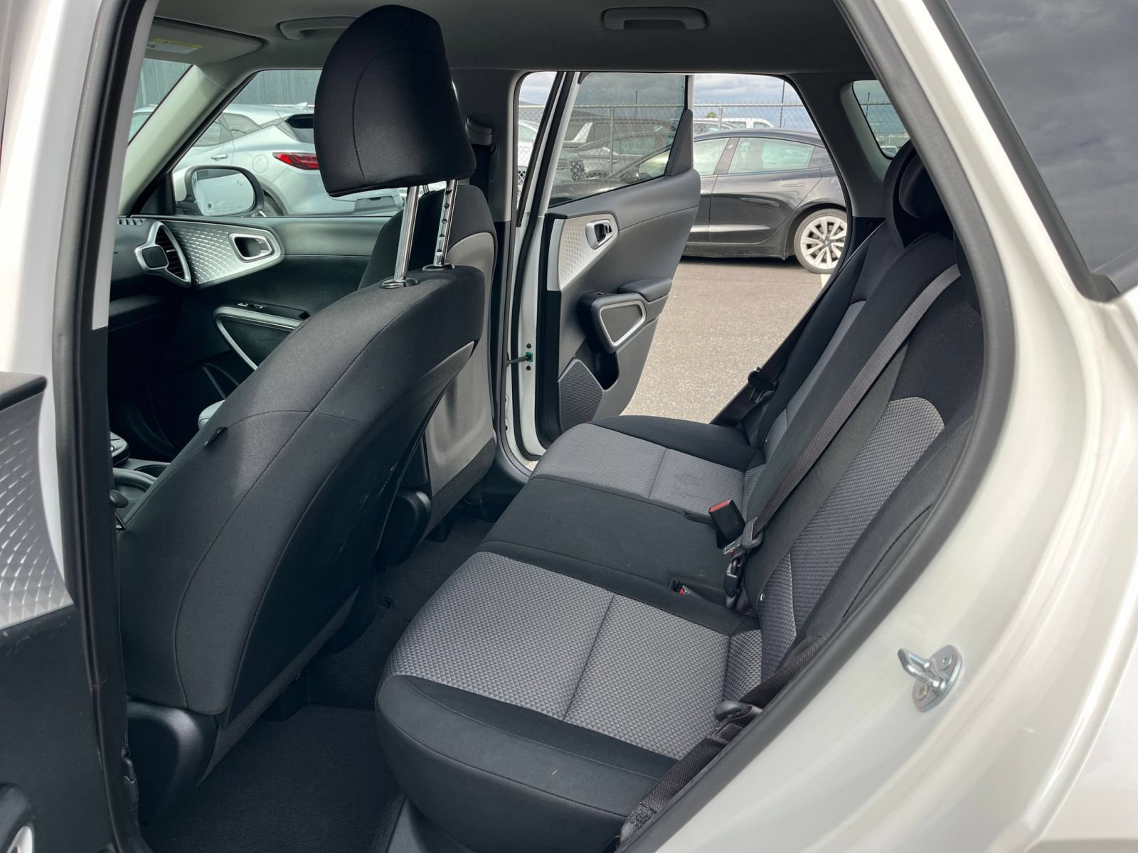 Used 2025 Kia Soul LX w/ LX Technology Package FWD image 22