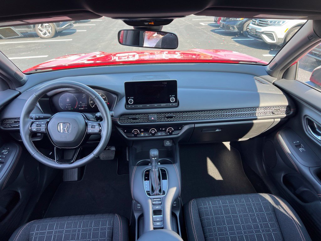 Used 2024 Honda HR-V Sport image 17