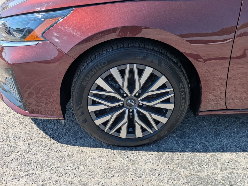 Used 2024 Nissan Altima 2.5 SV image 10