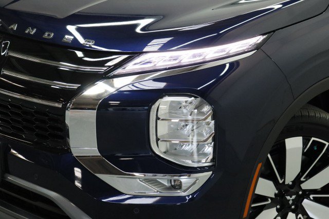 New 2026 Mitsubishi Outlander FWD image 2