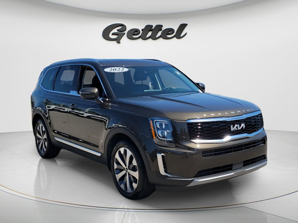 Used 2022 Kia Telluride EX w/ EX Premium Package image 3