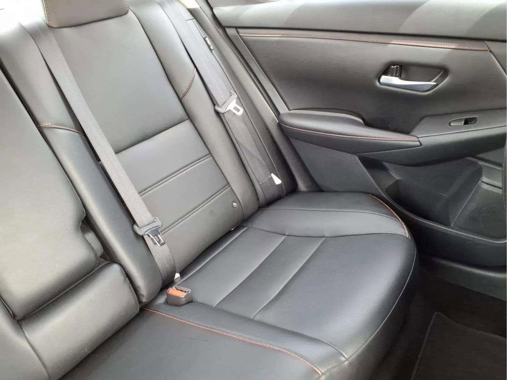 Used 2024 Nissan Sentra SR w/ SR Premium Package FWD image 18