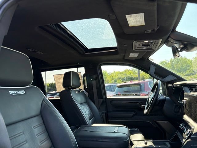 Used 2025 GMC Sierra 2500 AT4X AWD/4WD image 12