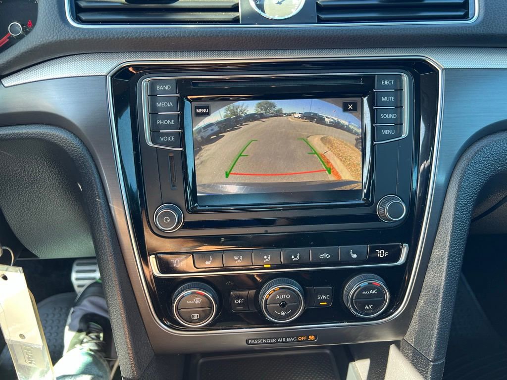 Used 2017 Volkswagen Passat 1.8T R-Line image 36