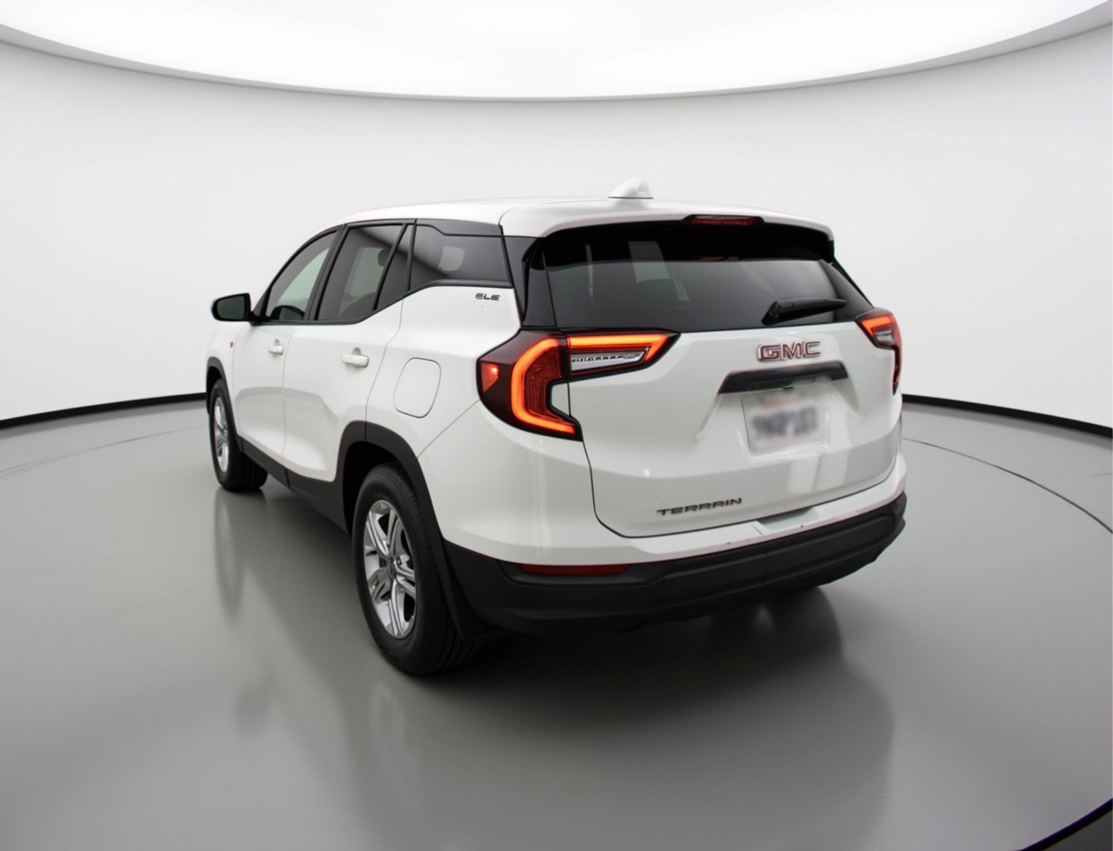 Used 2024 GMC Terrain SLE image 6