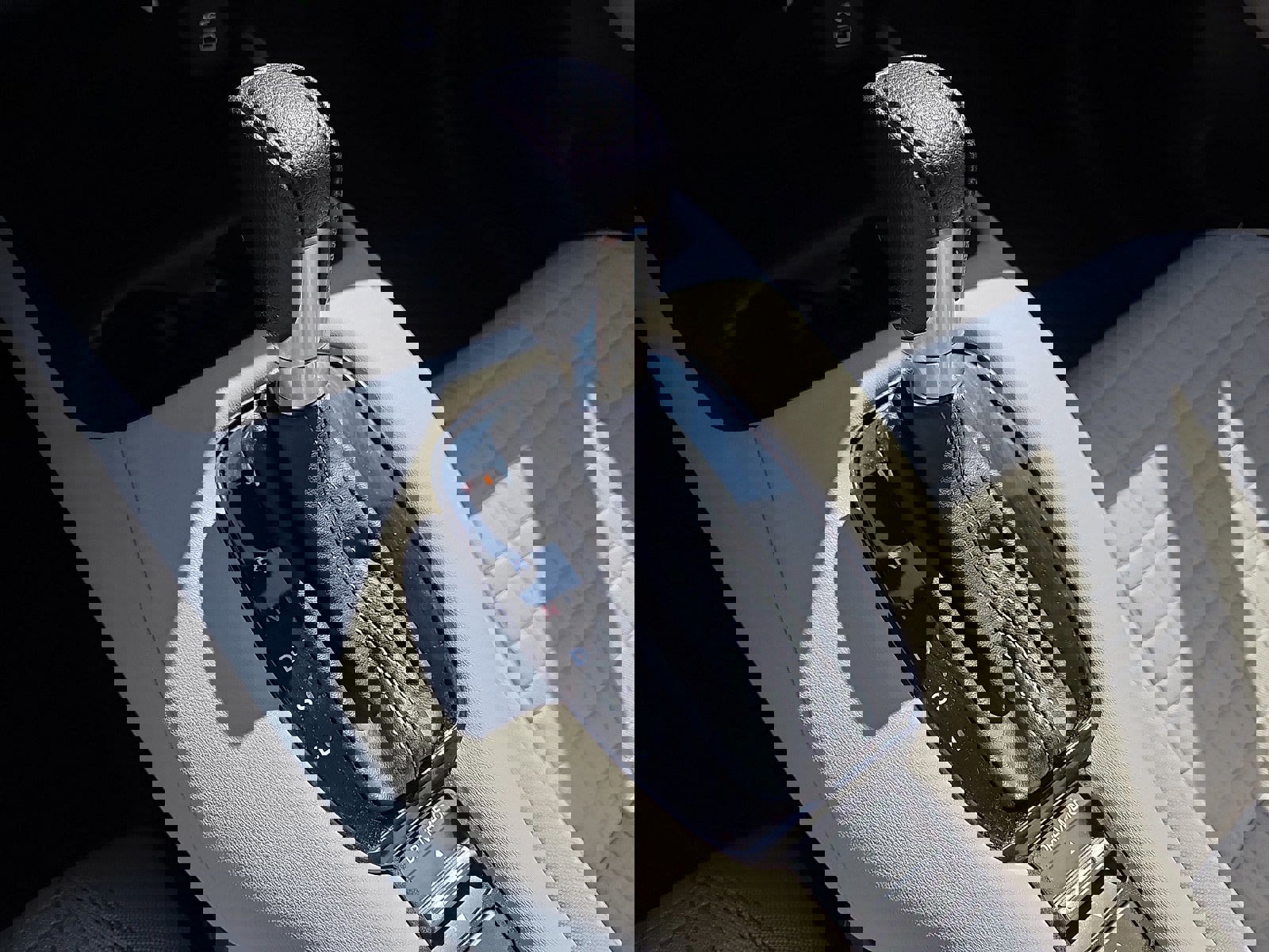 Used 2023 Honda HR-V LX image 15