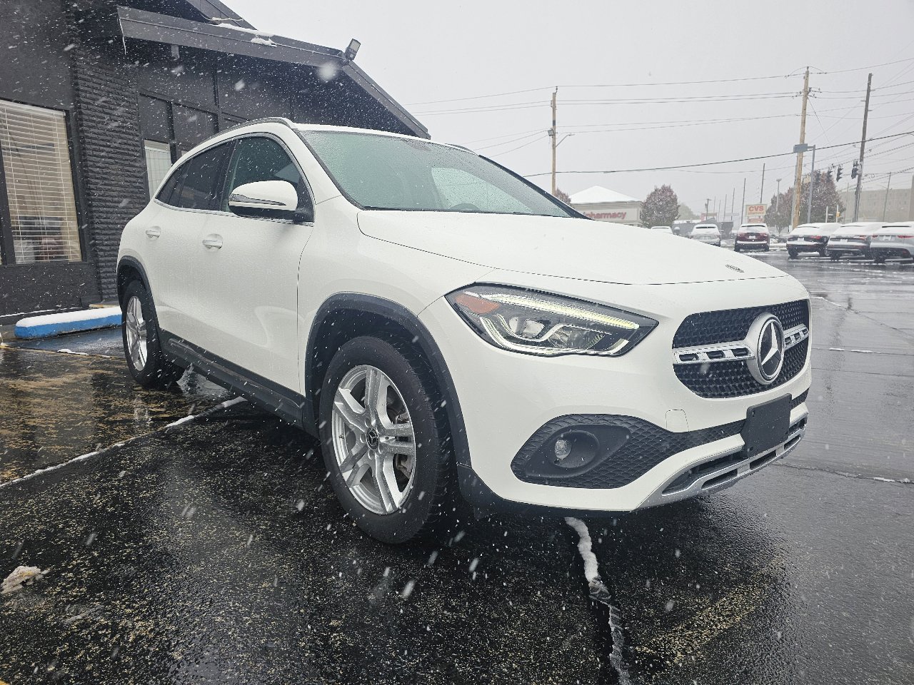 Used 2021 Mercedes-Benz GLA 250 4MATIC w/ Premium Package image 3