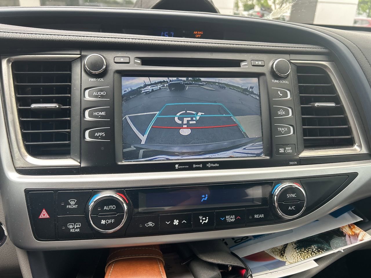 Used 2018 Toyota Highlander XLE image 8