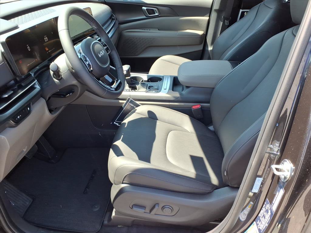 New 2026 Kia Carnival FWD image 10