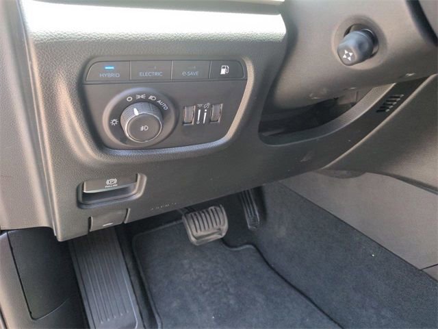 New 2023 Jeep Grand Cherokee 4WD 4xe w/ Luxury Tech Group II image 18