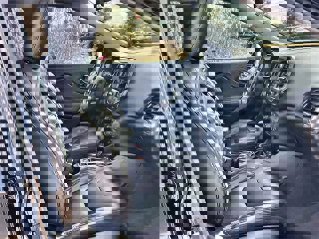 Used 2021 Jeep Cherokee Latitude Lux w/ Comfort/Convenience Group image 12